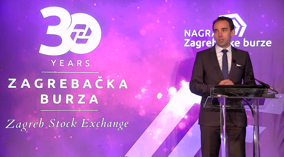 Daniel Daub, glavni direktor za financije HT; primanje nagrade za dionicu godine 2021./YouTube Zagreb Stock Exchange